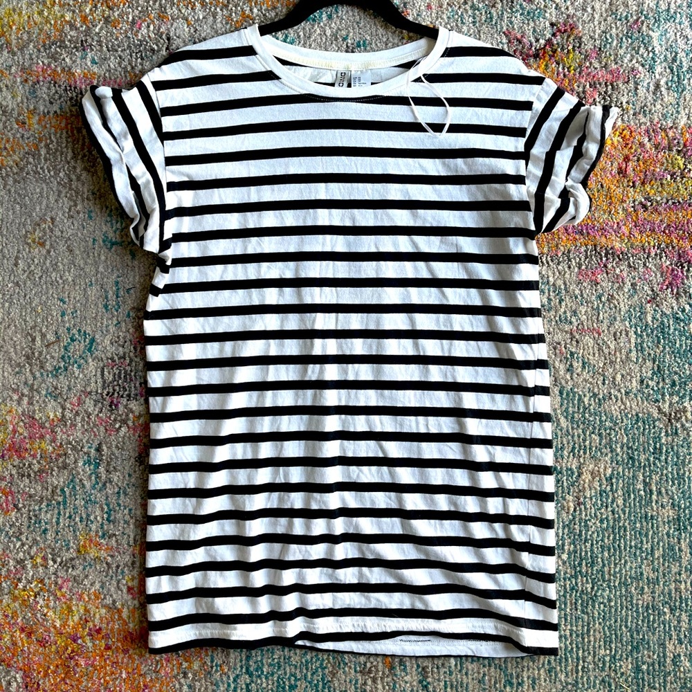 H&M Black & White Striped SS Tee Shirt size XS